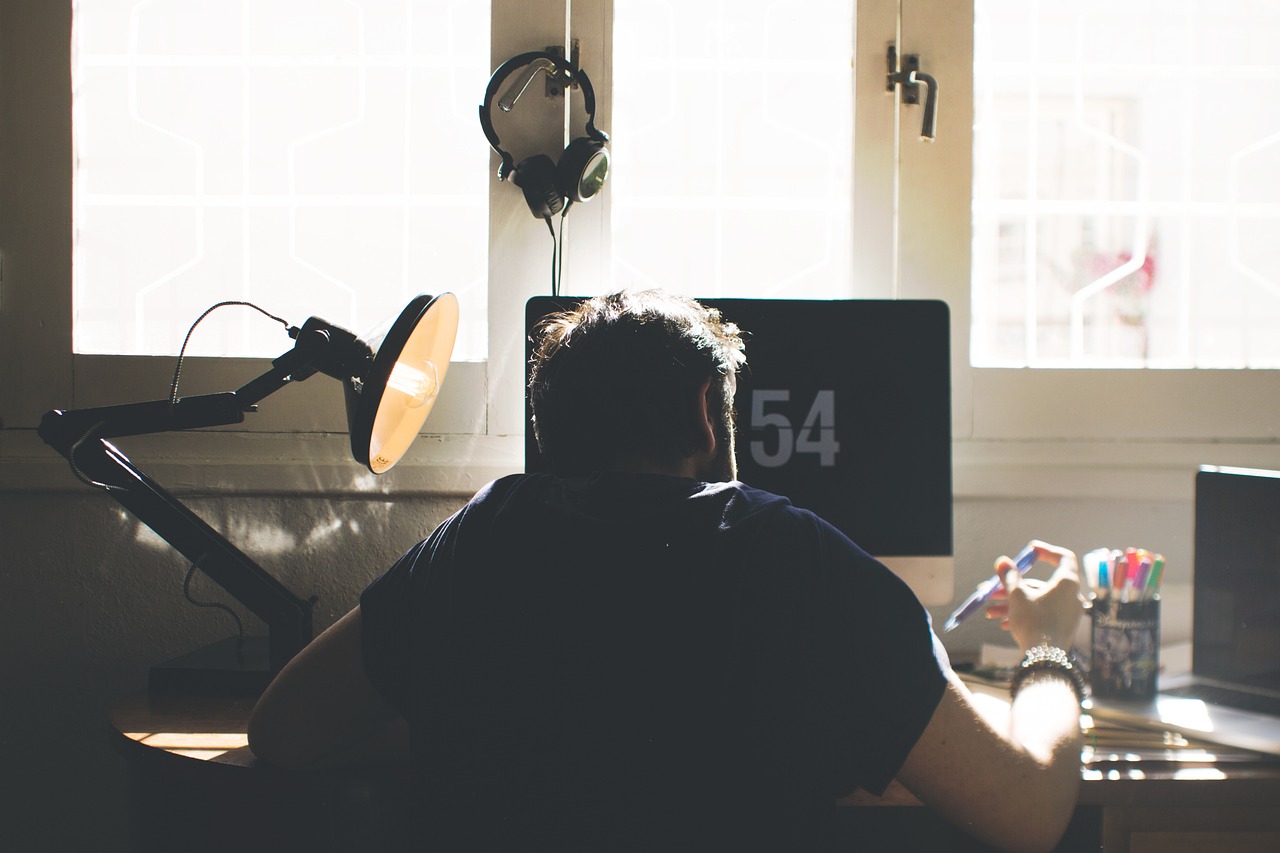 Hoeveel internetsnelheid heb je nodig voor thuiswerken, gamen en meerdere apparaten tegelijk?